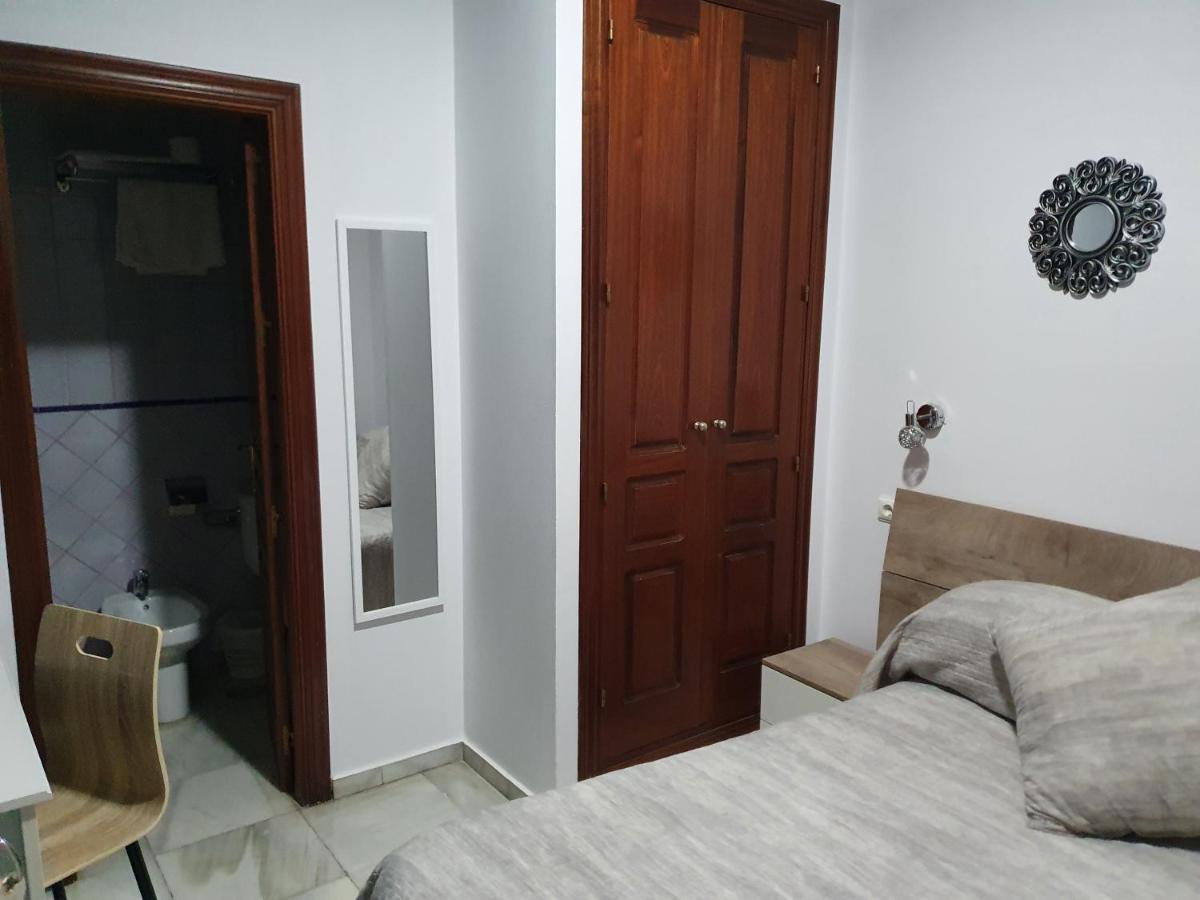 Hostal Puerta Carmona เซบีญา ภายนอก รูปภาพ
