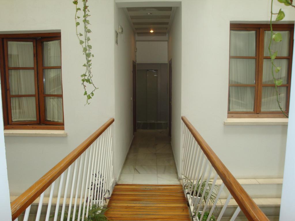 Hostal Puerta Carmona เซบีญา ภายนอก รูปภาพ