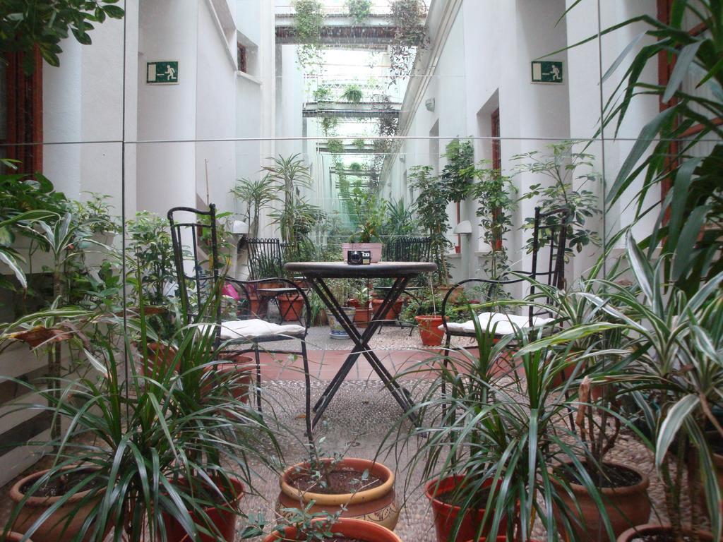 Hostal Puerta Carmona เซบีญา ภายนอก รูปภาพ