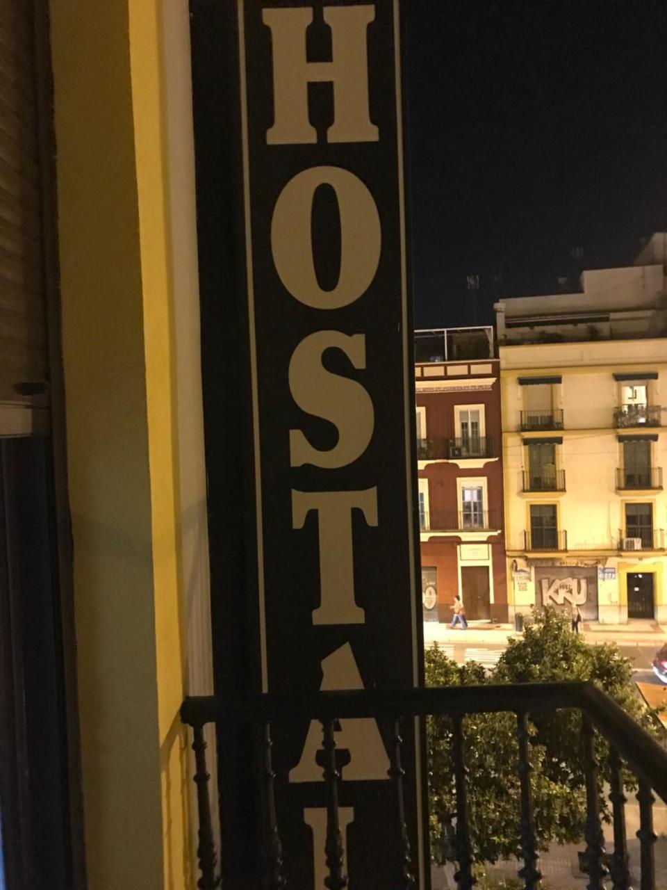 Hostal Puerta Carmona เซบีญา ภายนอก รูปภาพ