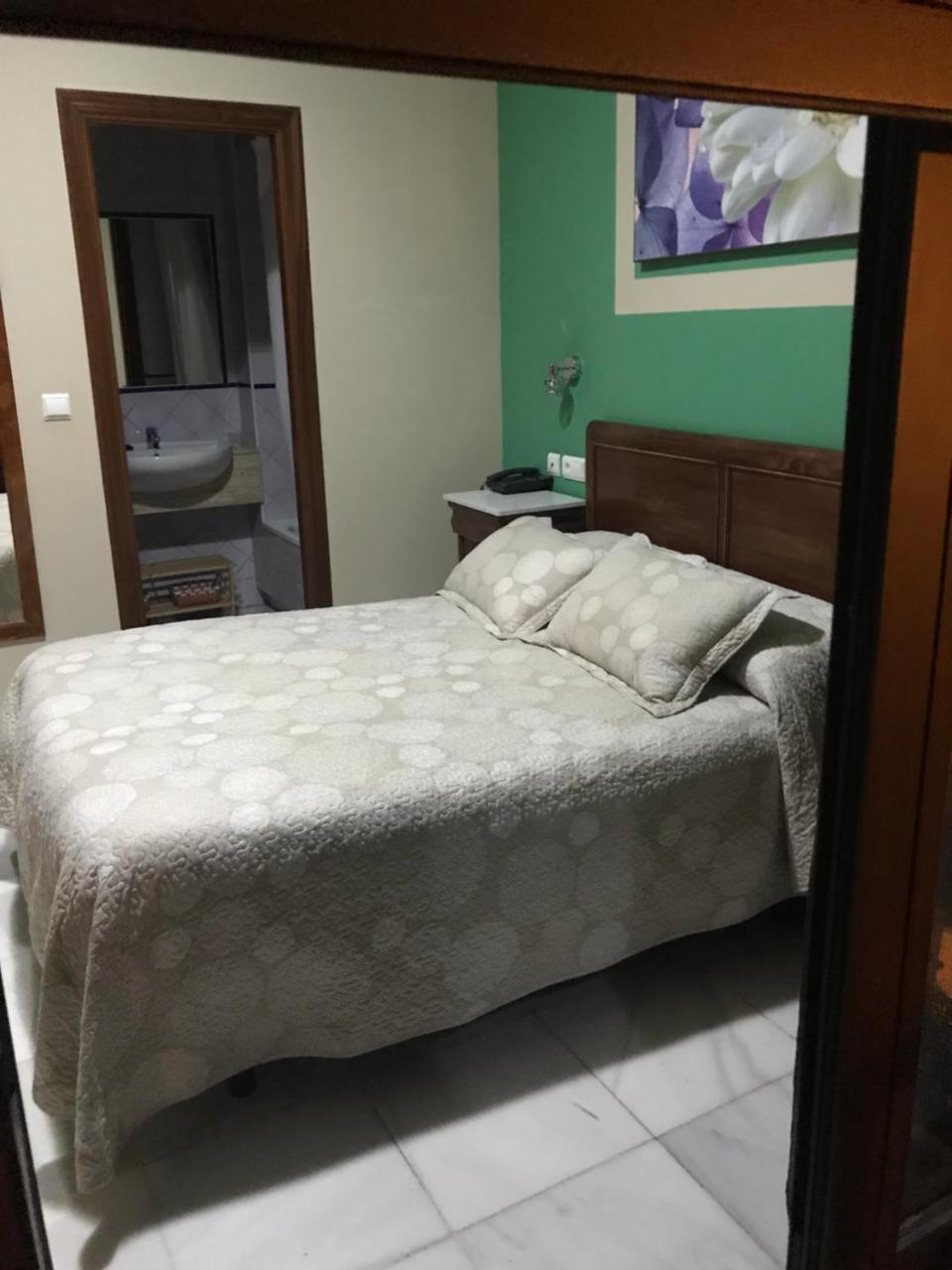 Hostal Puerta Carmona เซบีญา ภายนอก รูปภาพ