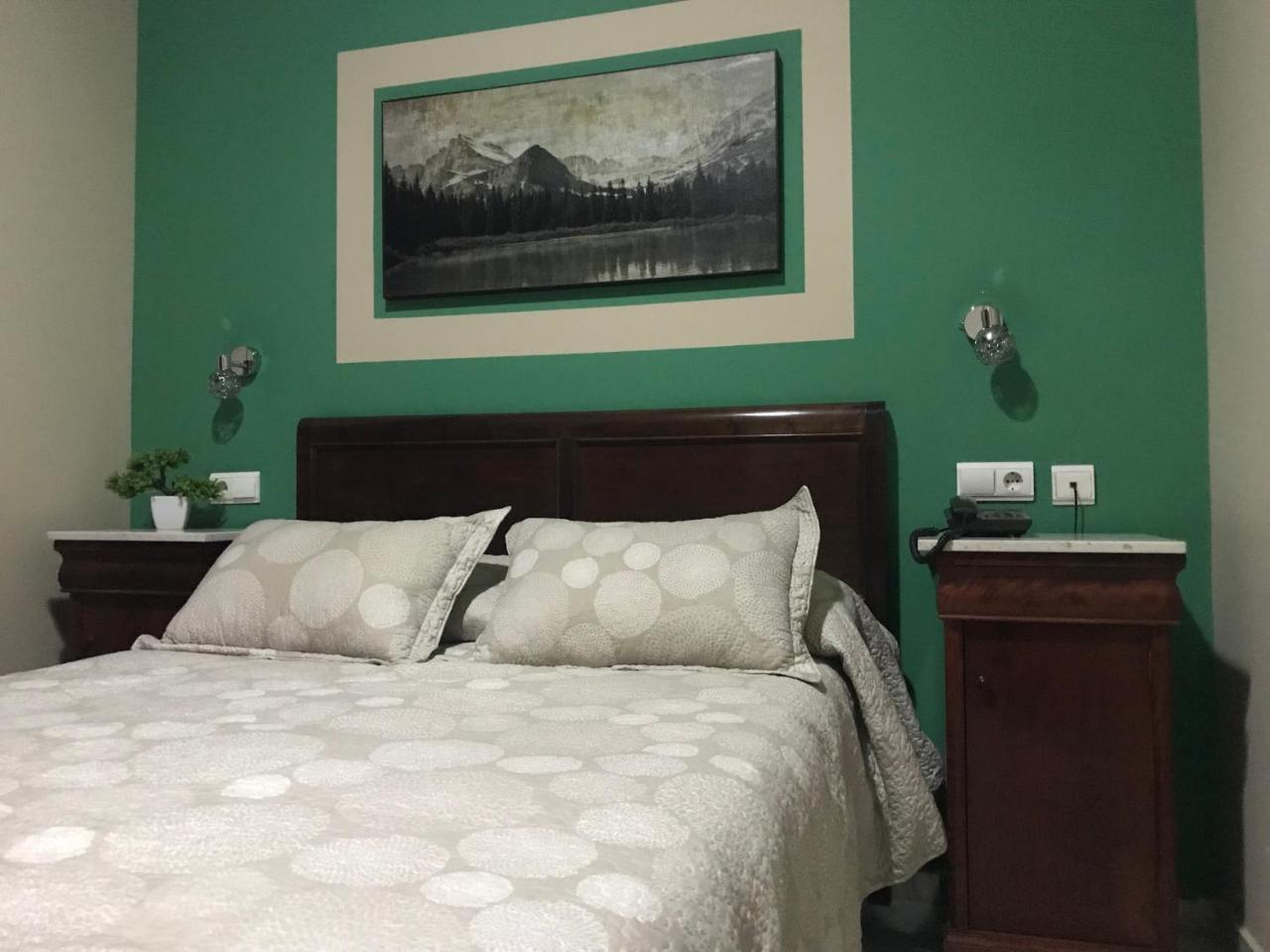 Hostal Puerta Carmona เซบีญา ภายนอก รูปภาพ