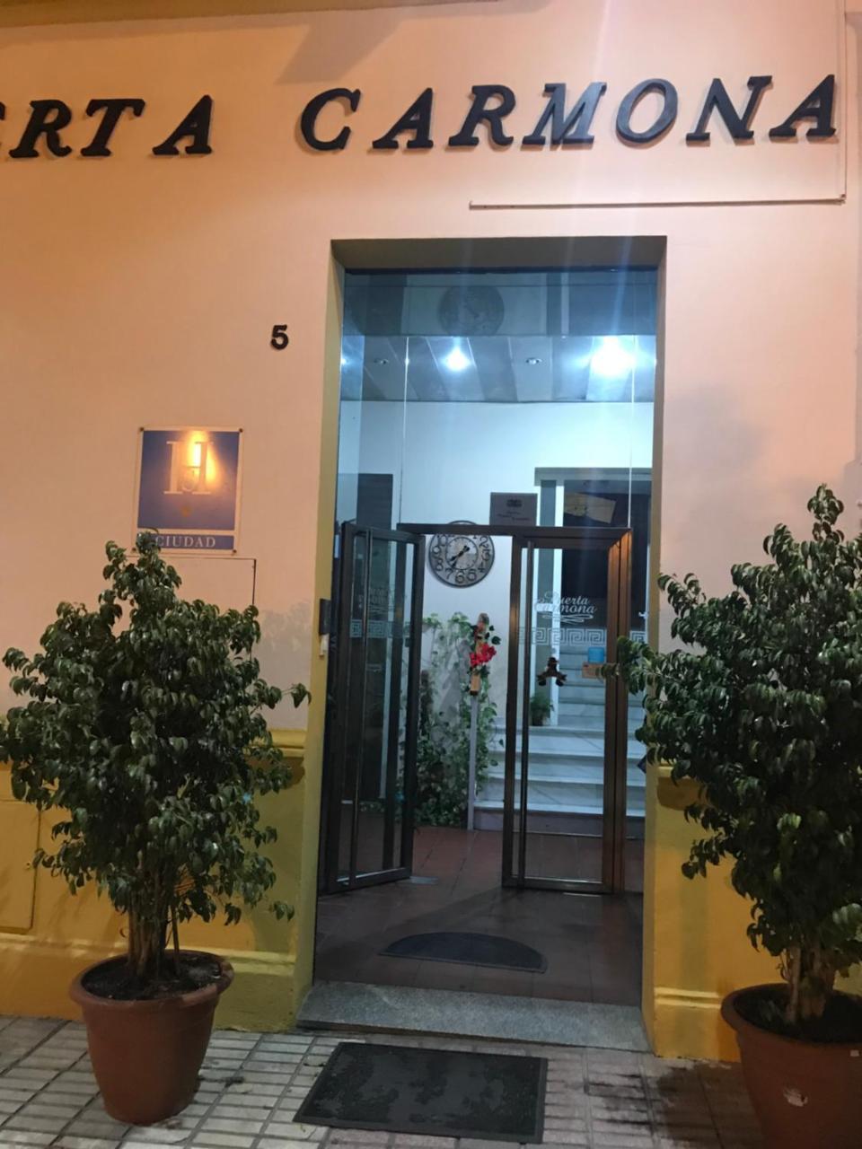 Hostal Puerta Carmona เซบีญา ภายนอก รูปภาพ