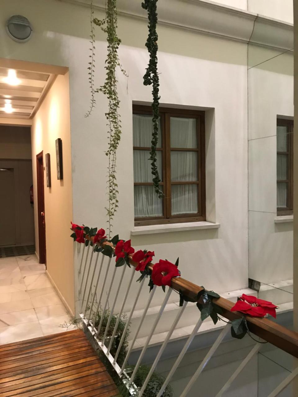 Hostal Puerta Carmona เซบีญา ภายนอก รูปภาพ
