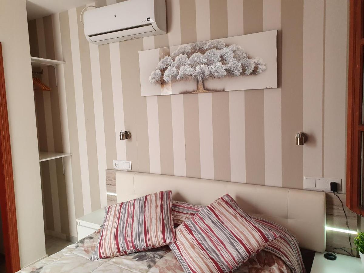 Hostal Puerta Carmona เซบีญา ภายนอก รูปภาพ